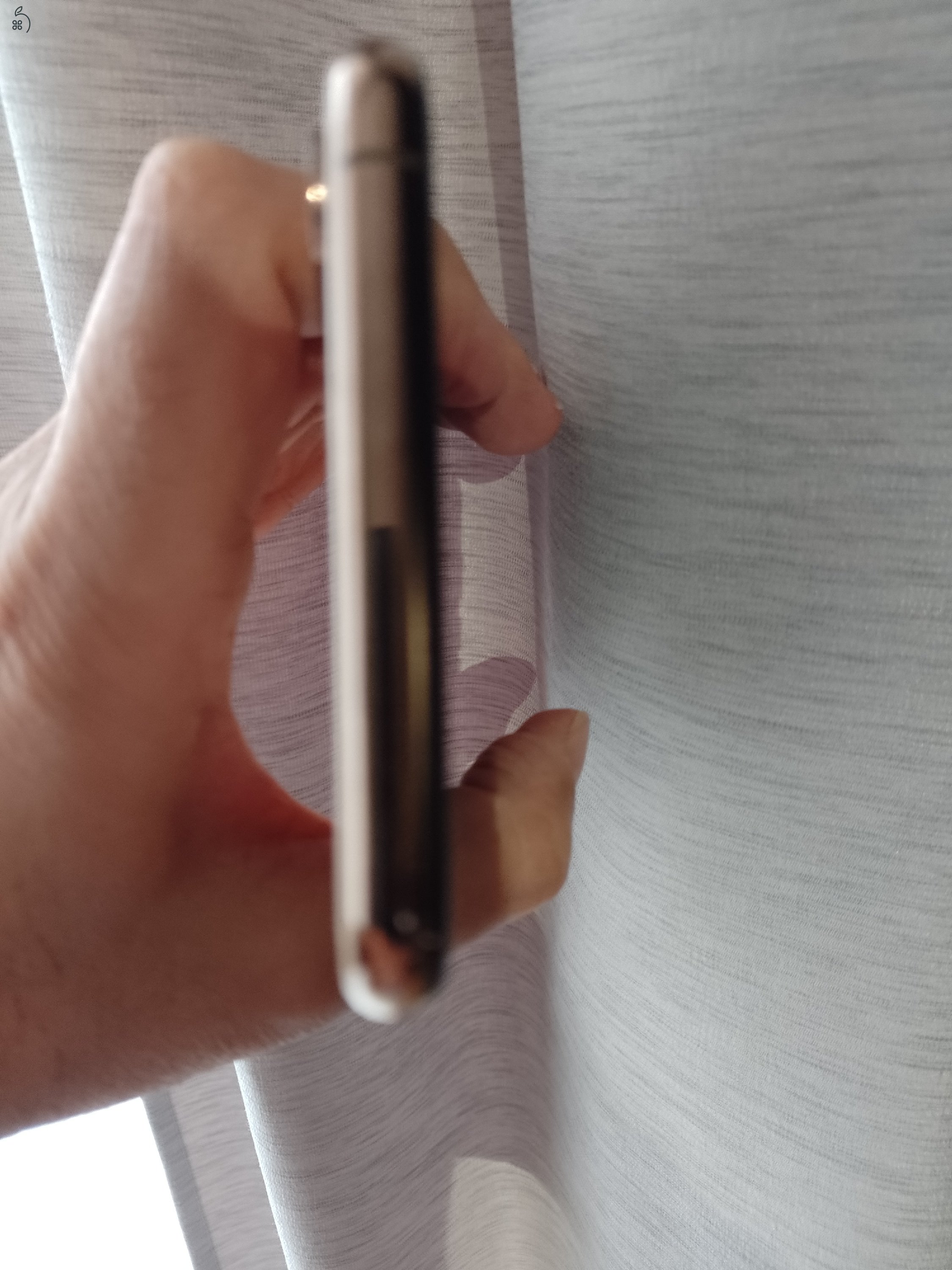  iPhone Xs Max 64 GB arany, sérülés és karcmentes, gyári független, boltban vásárolt