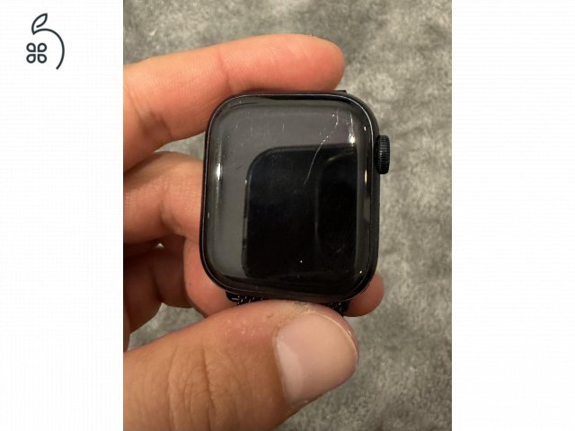 Apple Watch S7 Cellular 41mm Midnight színben