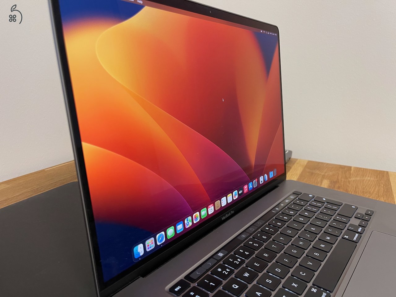 Tökéletes állapotban lévő Macbook Pro 16