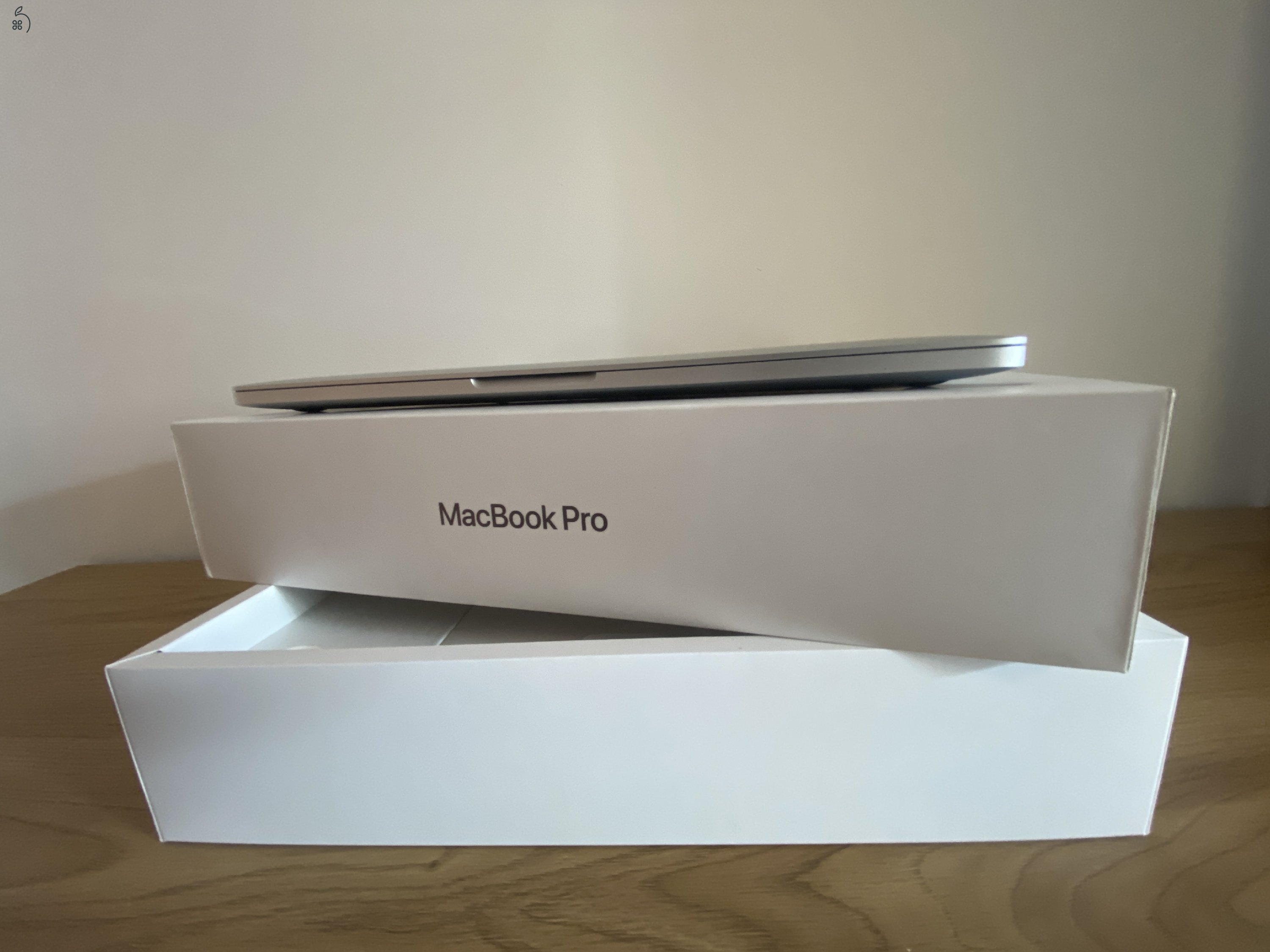 MacBook Pro 13 M1 - 2020 / Hibátlan / 512 GB SSD / 8 GB RAM / Magyar billentyűzet