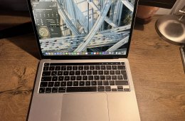 Apple MacBook Pro 13 M1 8GB RAM 256GB (2020)