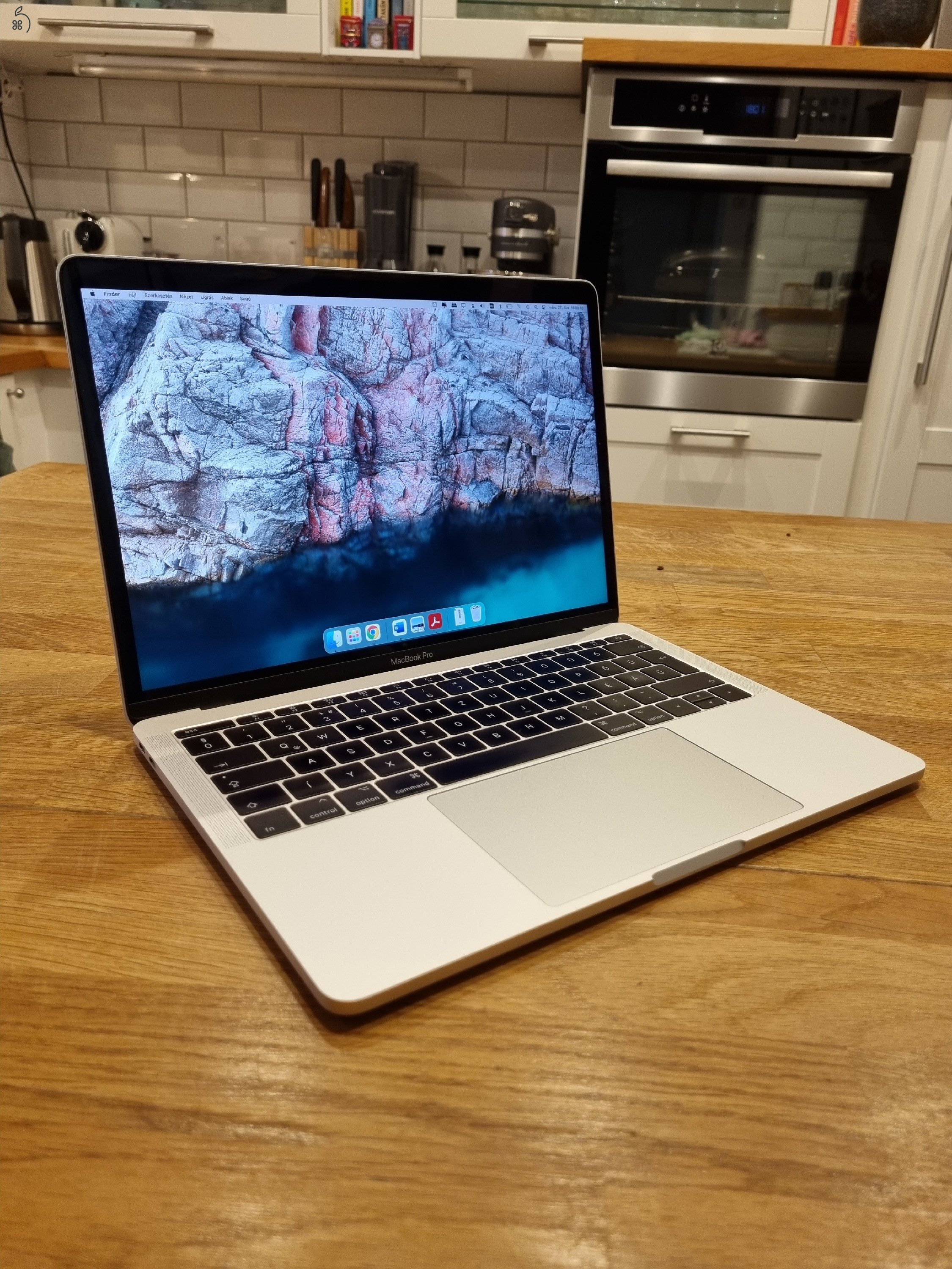 MacBook Pro (13 hüvelykes, 2016, két Thunderbolt 3 port)