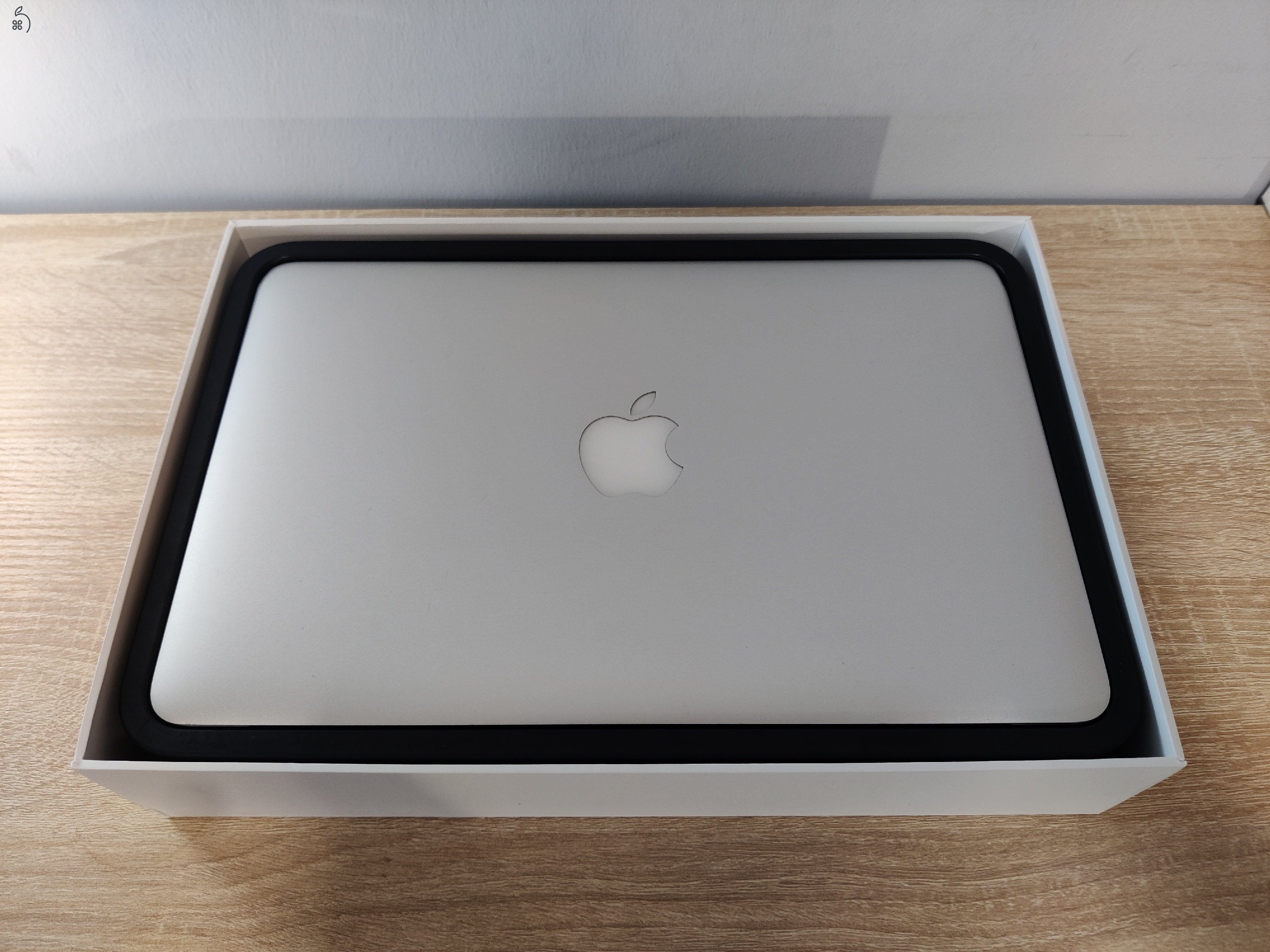 Eladó hibátlan Apple MacBook Air 11