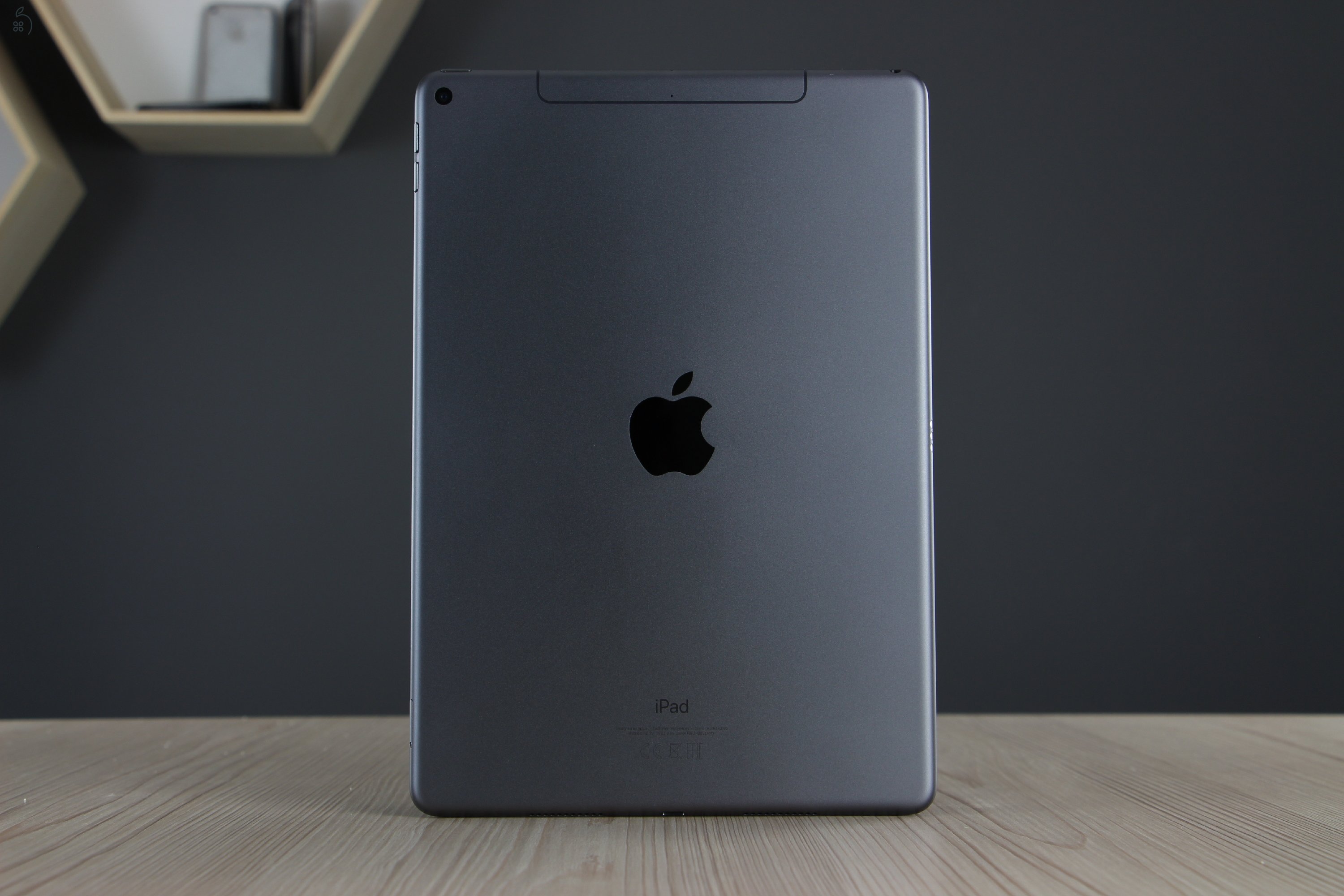 Újszerű iPad Air 3 2019 64GB Space Gray Cellular US-5016
