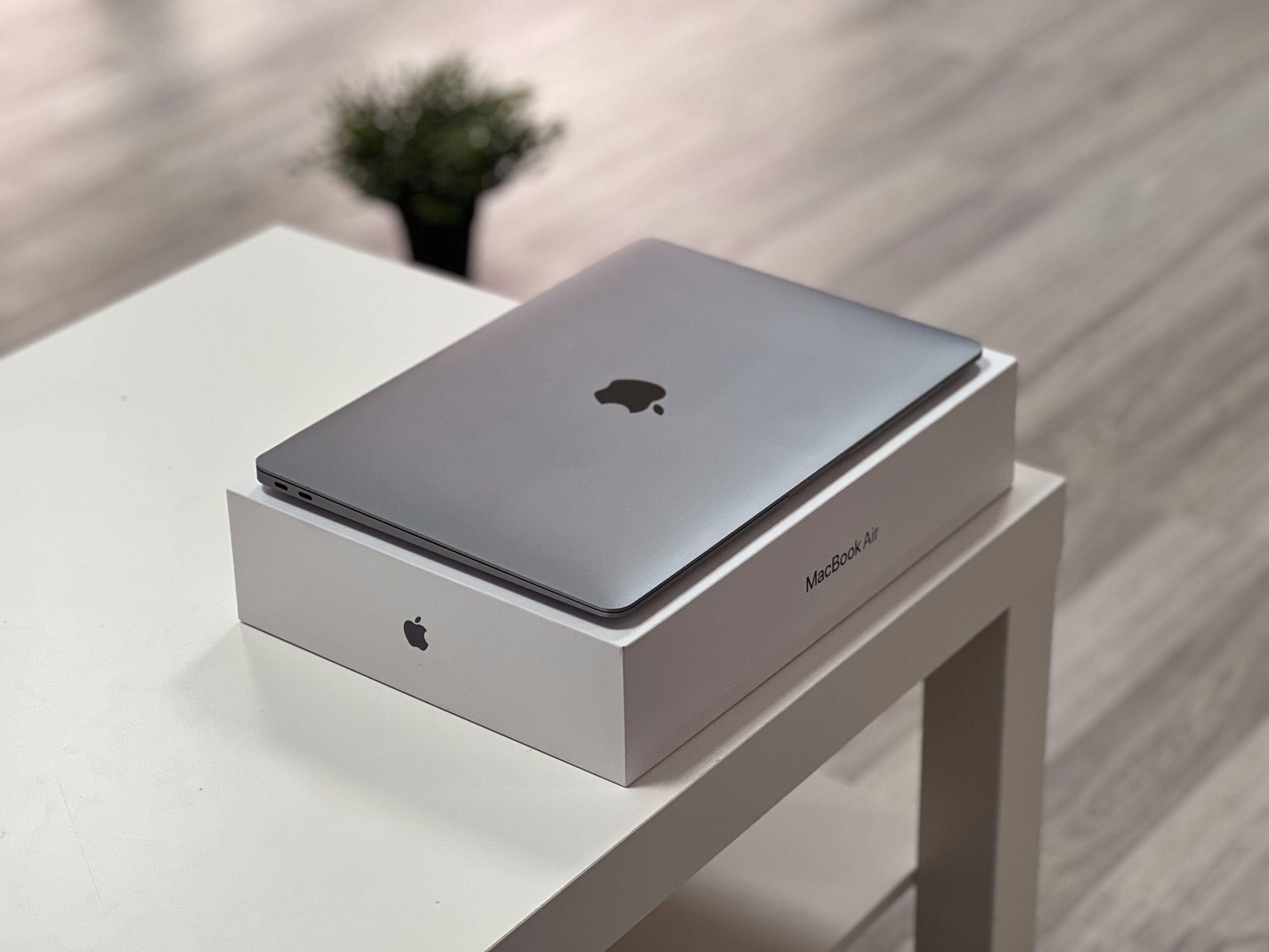 MacBook Air 2020 „13 M1 256GB 1 ÉV Garanciával Számlával