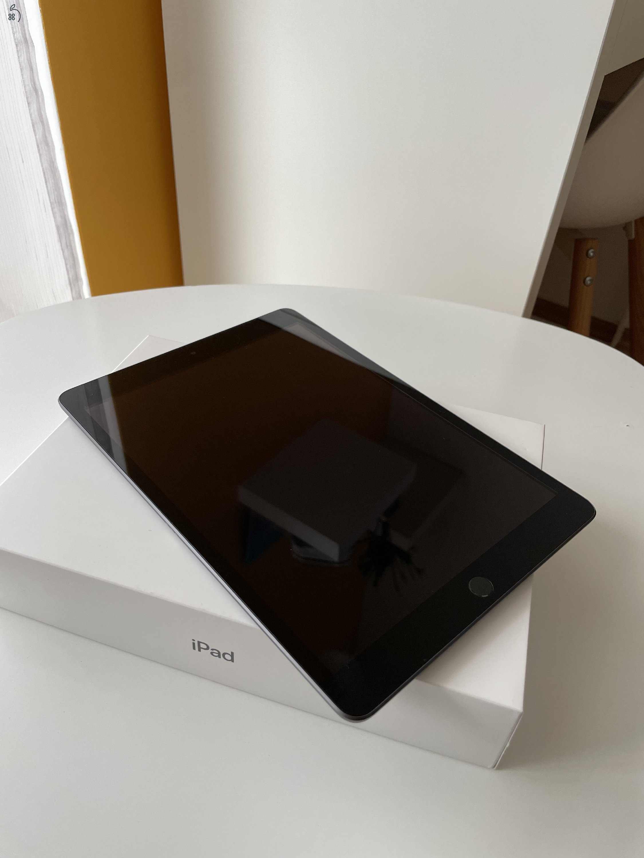 Makulátlan állapot iPad 9th Gen 64GB (2021) (Apple garancia)