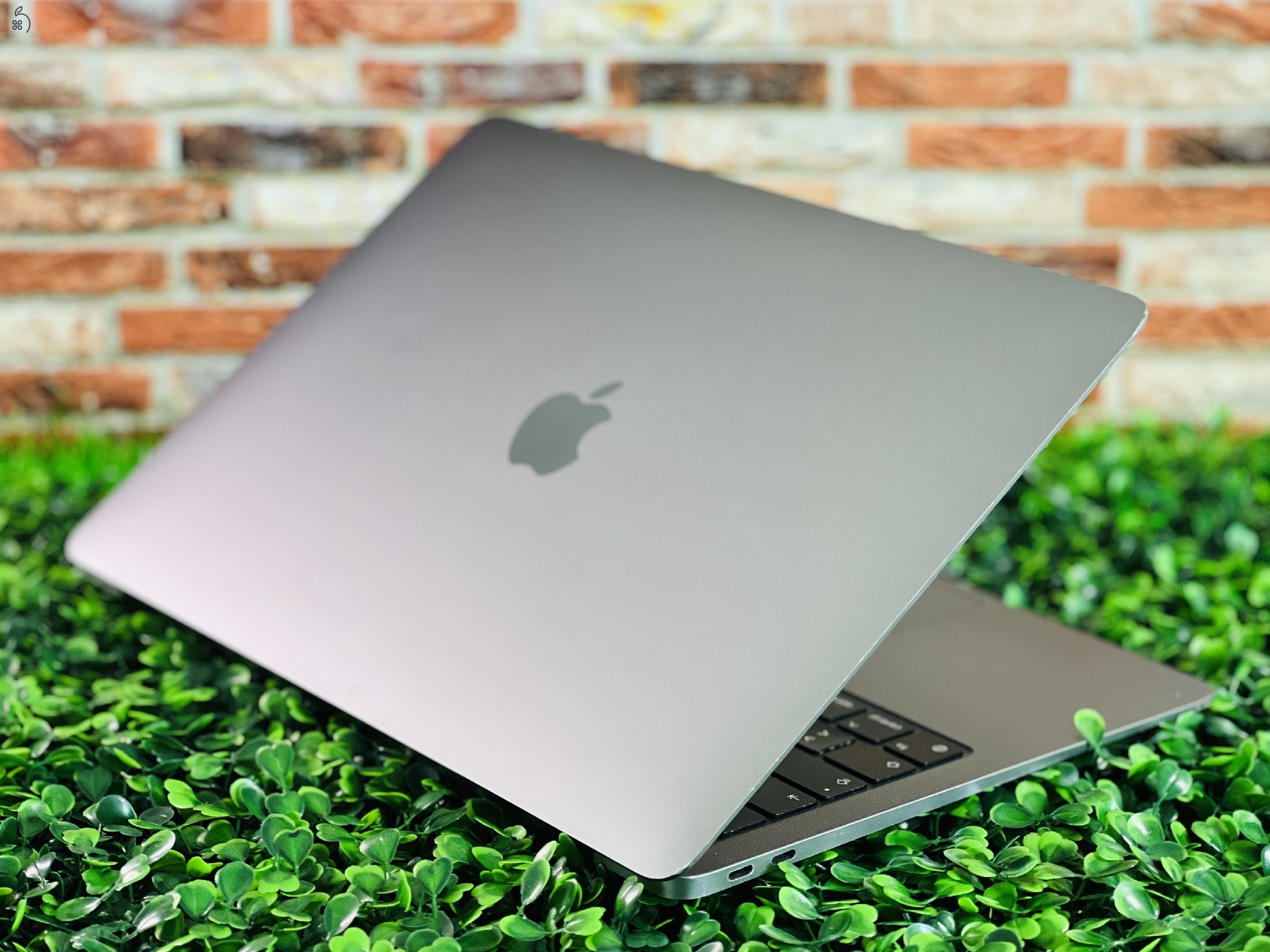 Eladó Apple Macbook AIR 256 GB Space Gray 2020 13 M1 8 GB SSD - 12 HÓ GARANCIA - 1461