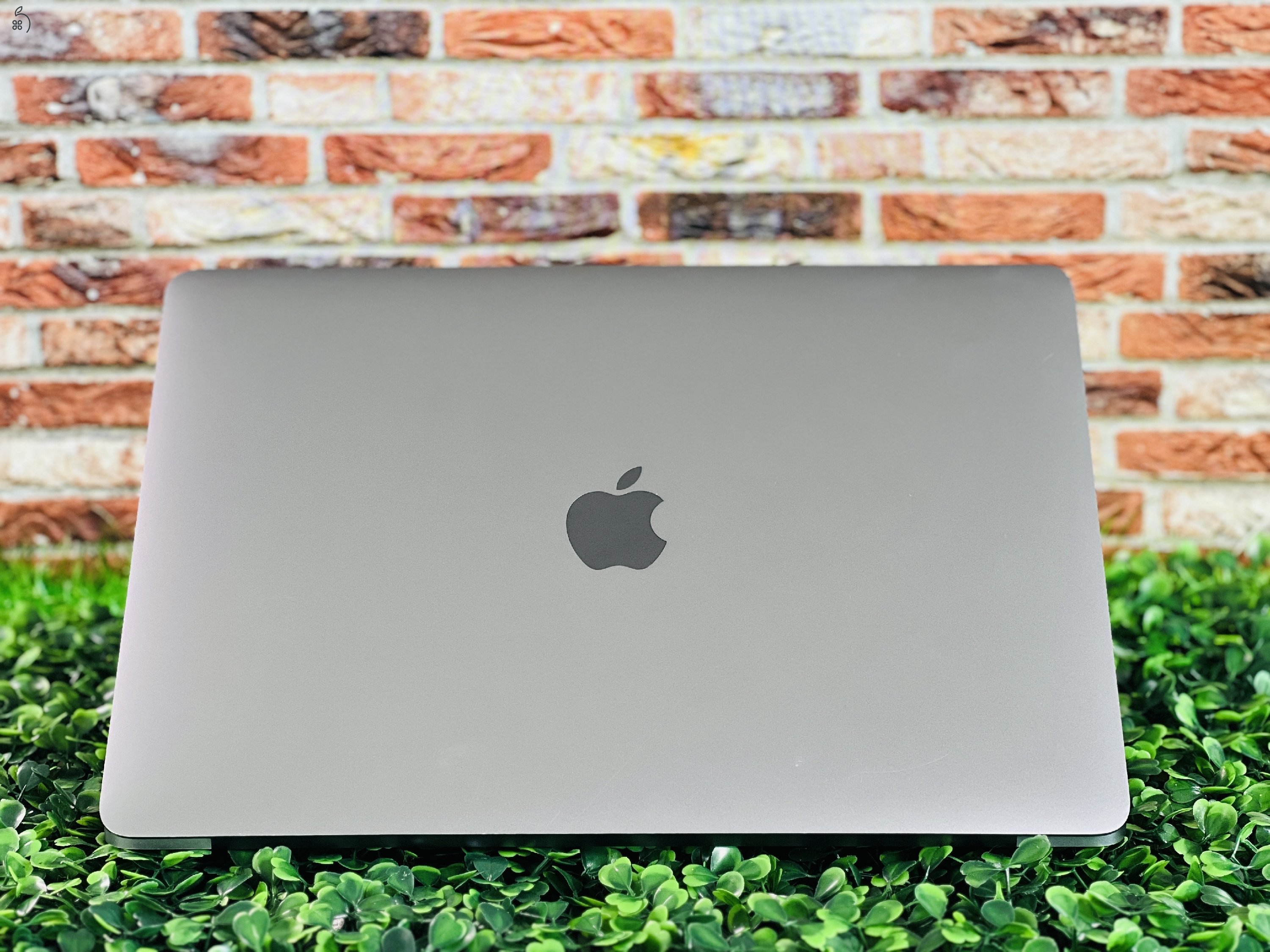 Eladó Apple Macbook AIR 256 GB Space Gray 2020 13 M1 8 GB SSD - 12 HÓ GARANCIA - 1461