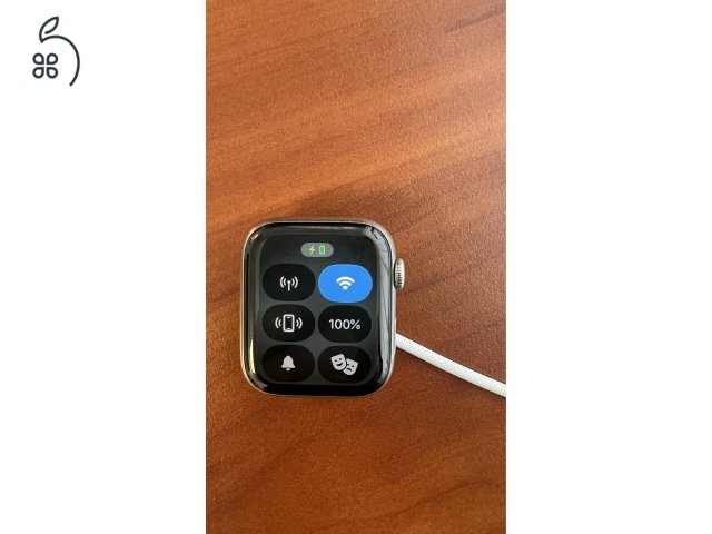 Eladó Apple Watch S5 GPS + Cellular 44 mm rozsdamentes + Apple Milano szíj.