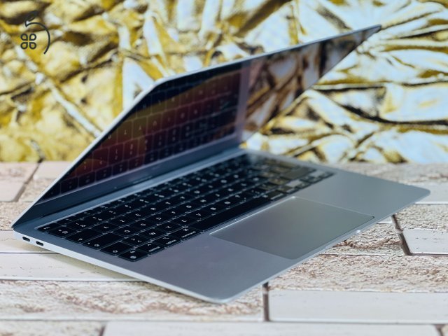 Eladó Apple Macbook Air 256 GB Silver 2020 13 M1 8 GB SSD - S1460