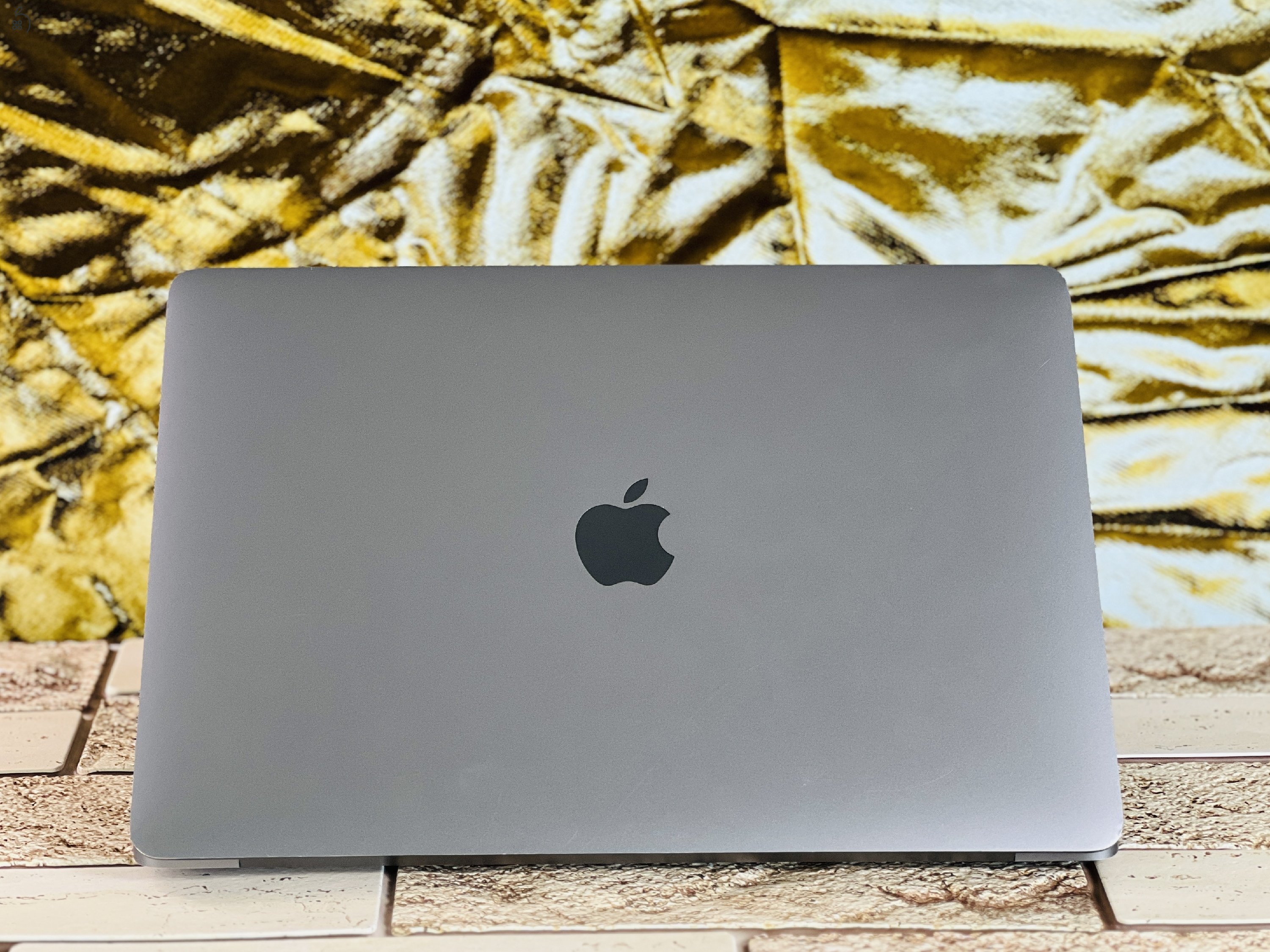 Eladó Apple Macbook Air 256 GB Space Gray 2020 13 M1 8 GB SSD - S1461