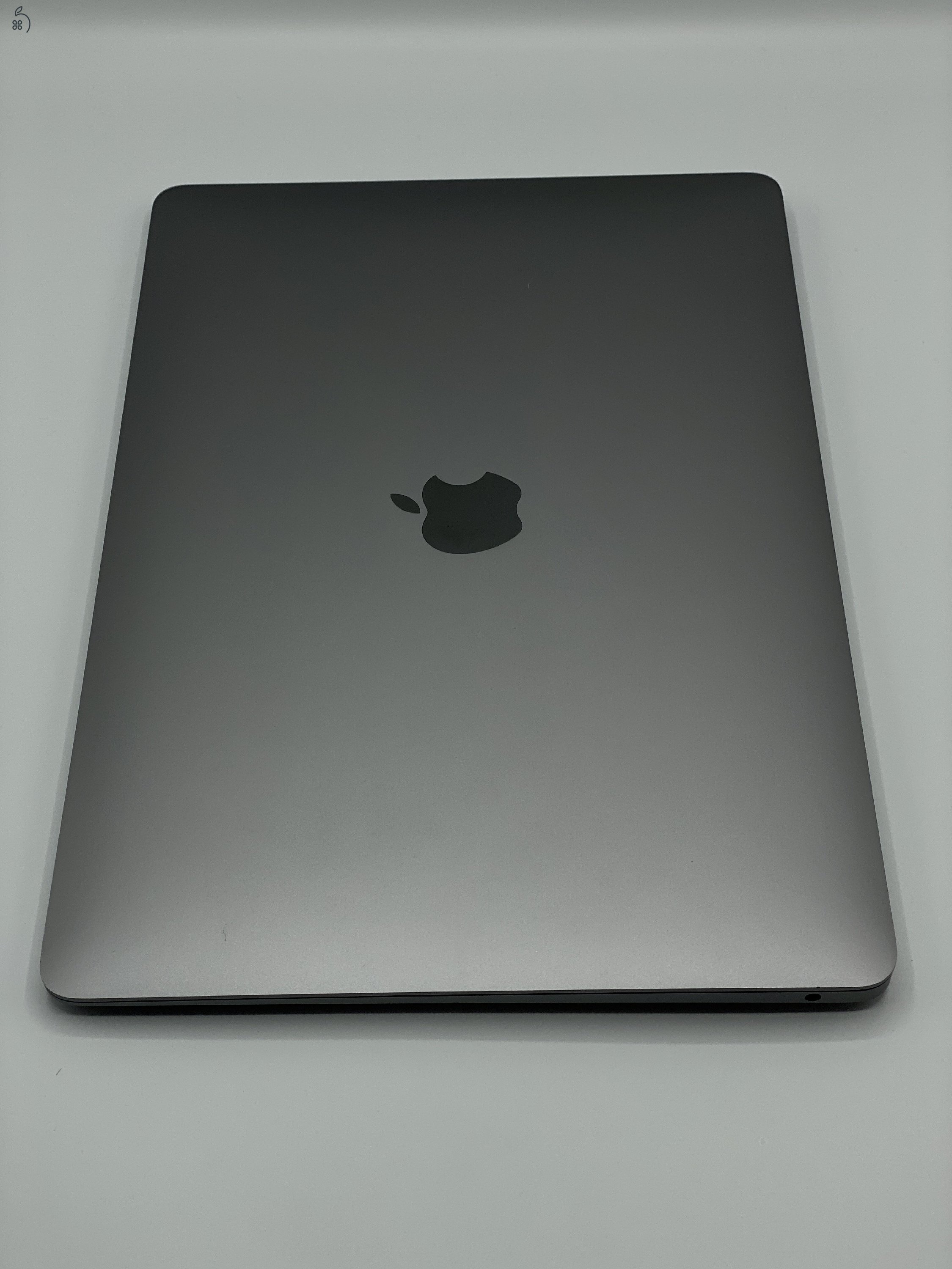 MacBook Air M1 16gb ram/256gb ssd 27%-os áfás számla 072