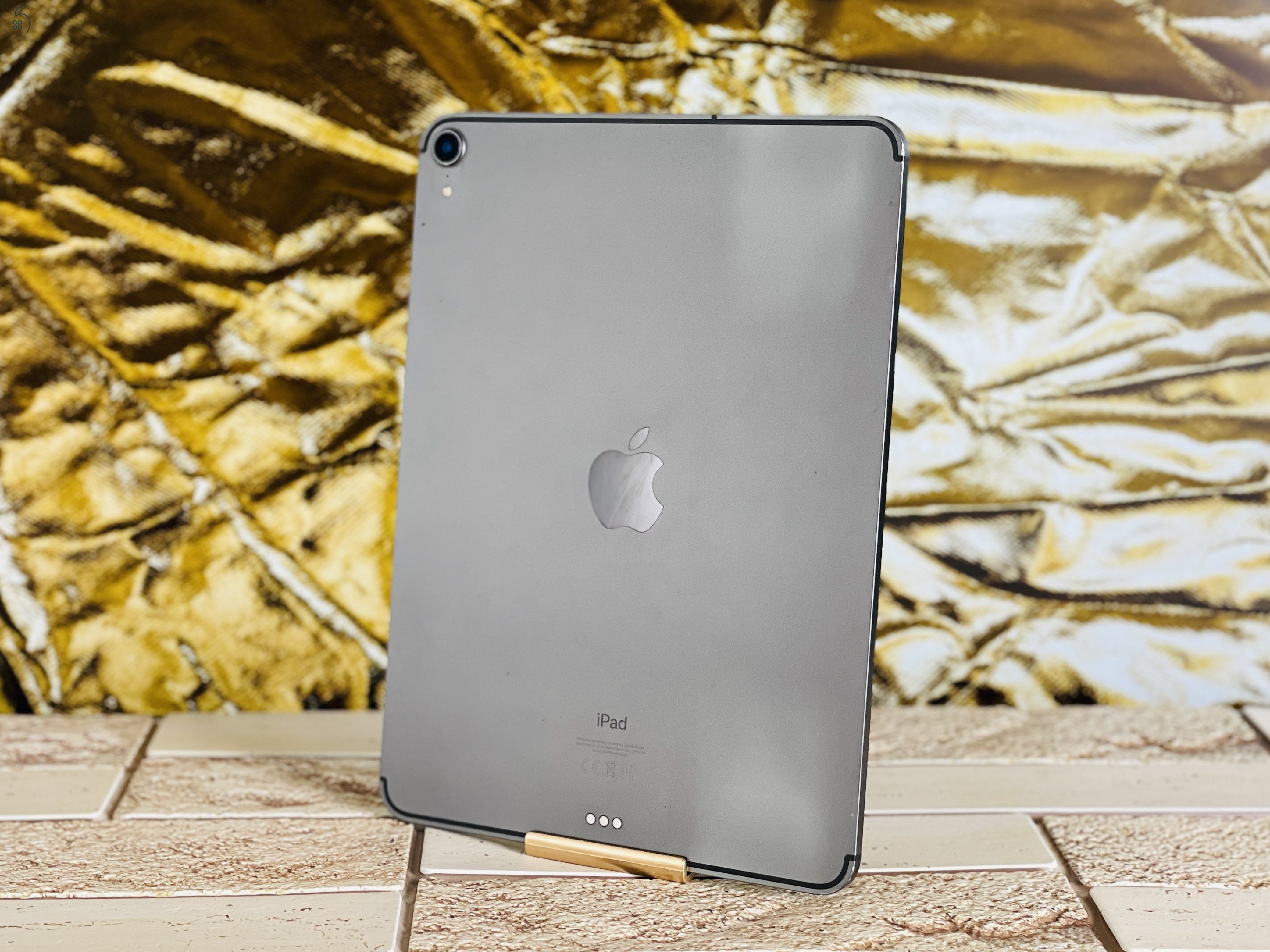 Eladó iPad Pro 1th gen 11 Wifi +Cellular A1934 256 GB Space Gray szép állapotú - 12 HÓ GARANCIA - L5149