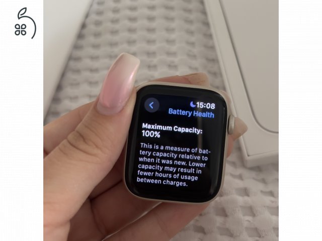 Apple watch SE (2.gen) 100% akku + tartozék