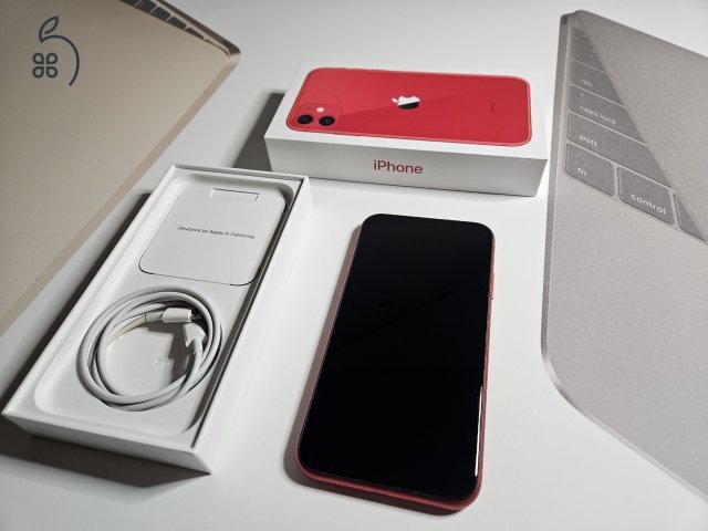 Apple iPhone 11 64Gb piros Kártyafüggetlen