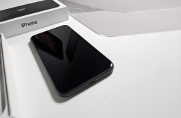 Apple iPhone 11 64Gb fekete Kártyafüggetlen