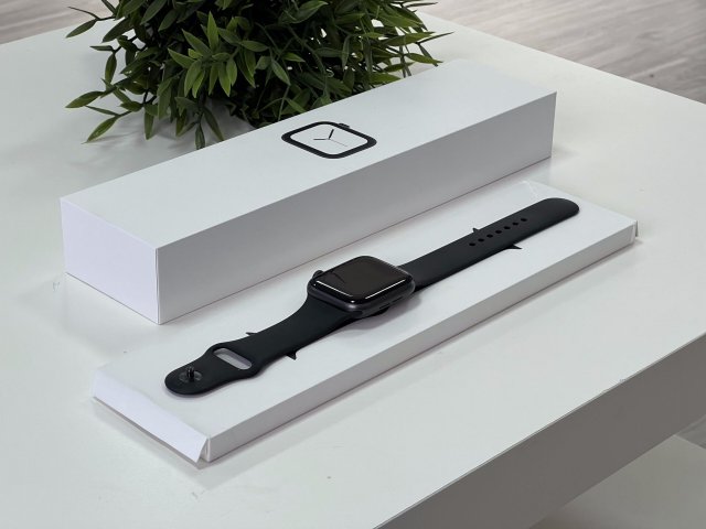 Apple Watch S4 Space Gray 44MM 1 ÉV Garanciával Számlával