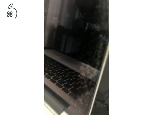 Macbook Pro 15” Retina  256 SSD a képen látható állapotban  