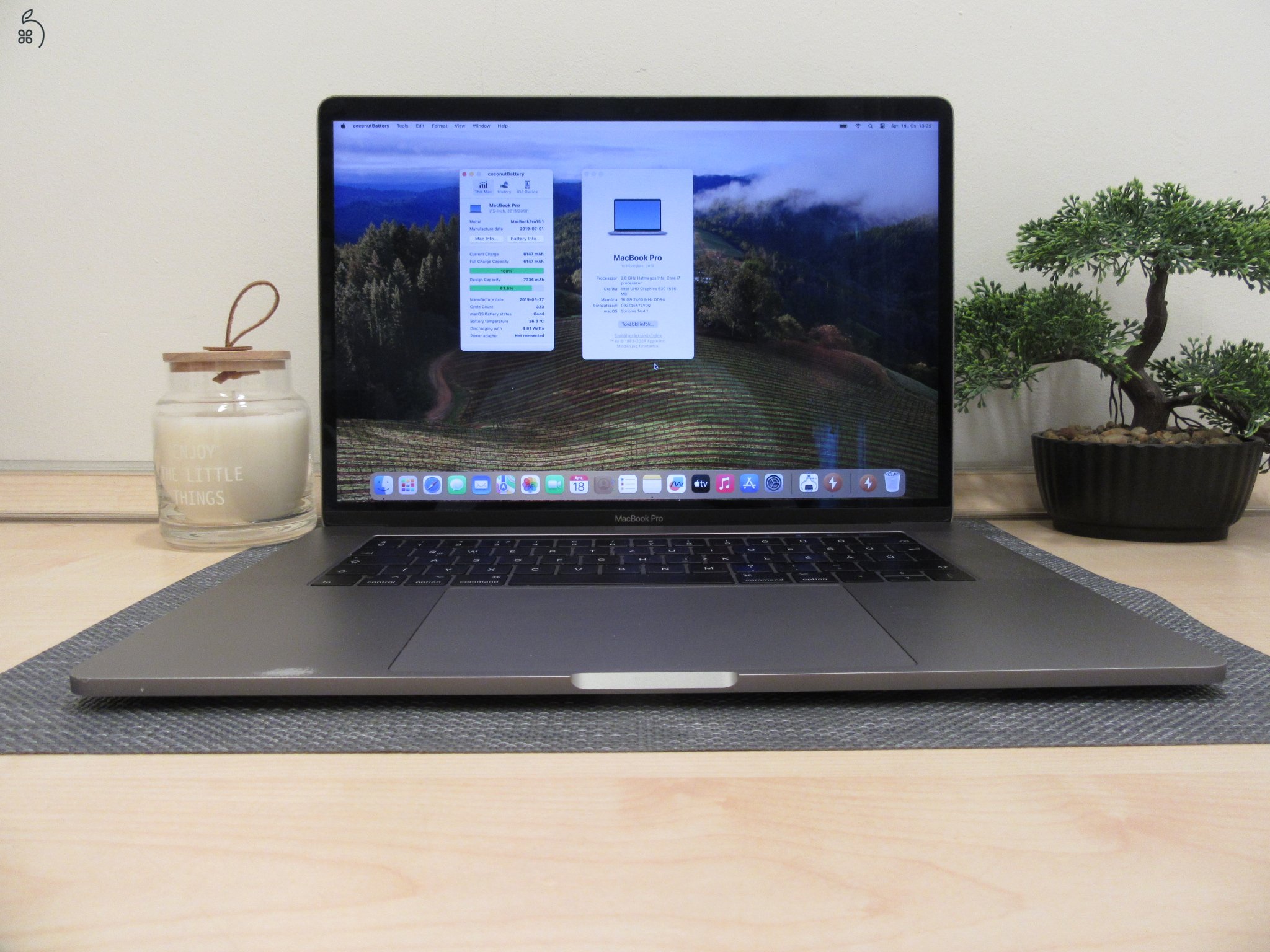  Apple Retina Macbook Pro 15 Touchbar - 2019 Használt, megkímélt 