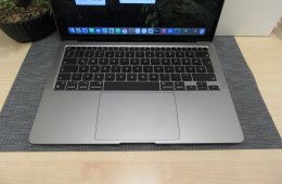  Apple Retina Macbook Air 13 M1 - 2020 - Használt, újszerű állapot