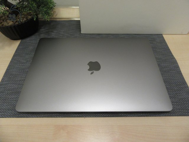  Apple Retina Macbook Air 13 M1 - 2020 - Használt, újszerű állapot - 500 Gb SSD