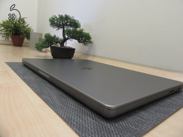  Apple Retina Macbook Pro 16 M1 Pro 32GB - 2021 - Használt, karcmentes 
