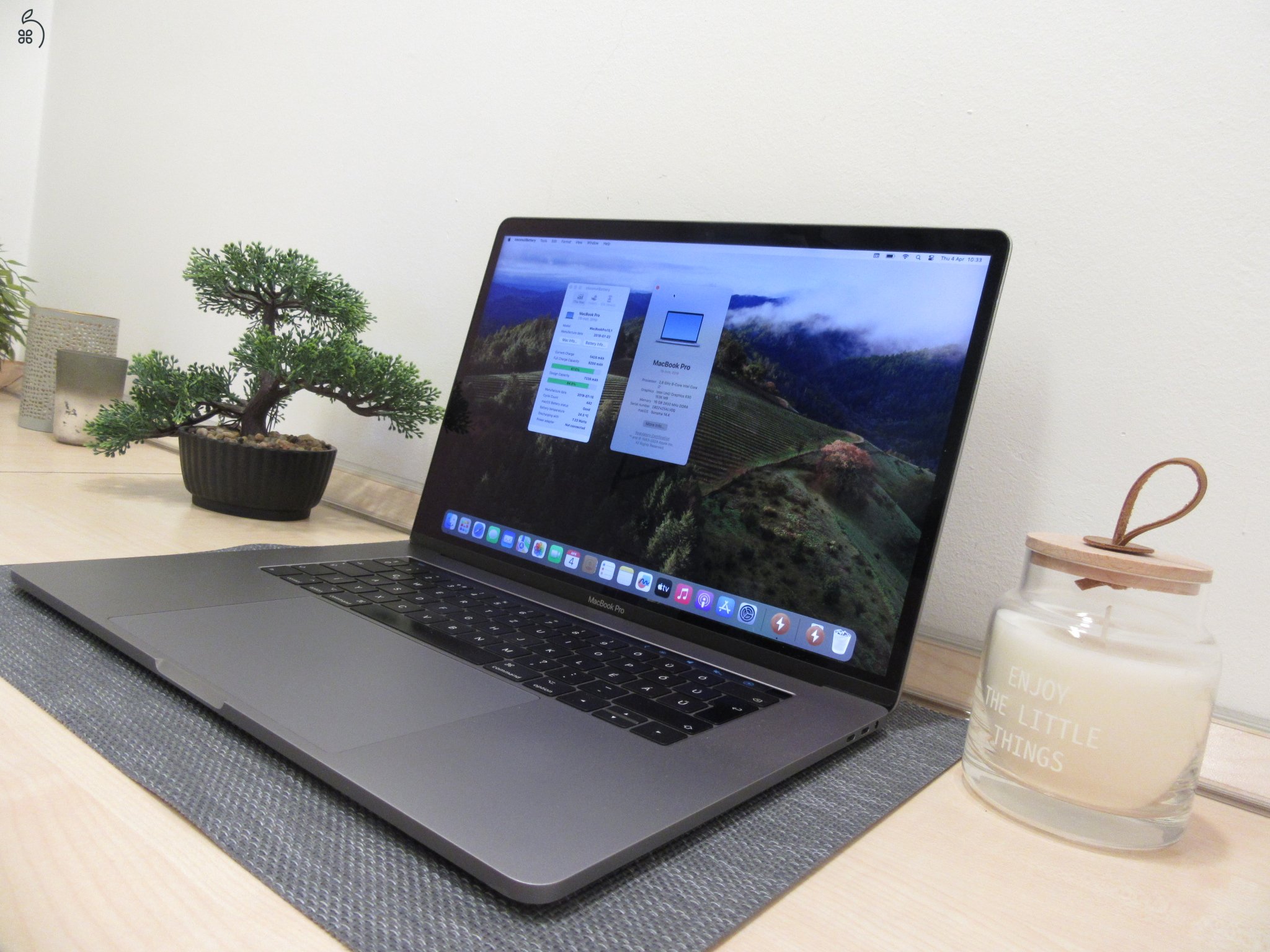  Apple Retina Macbook Pro 15 - 2019 - Használt, megkímélt 