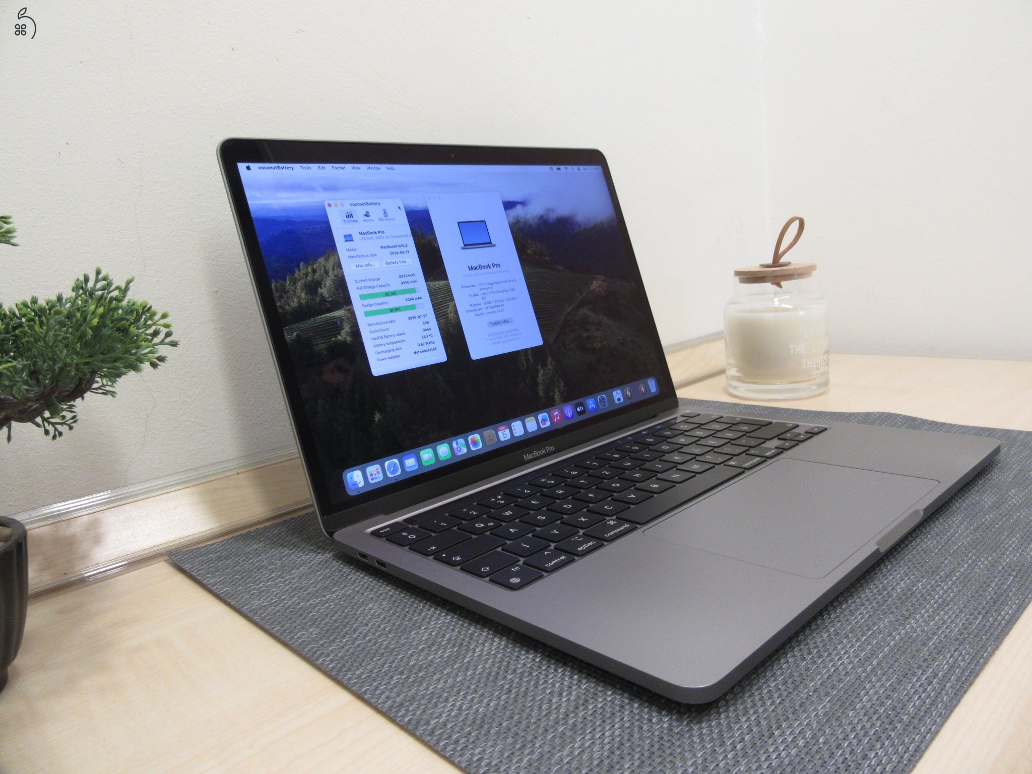 Apple Retina Macbook Pro 13 - 2020 - Használt, karcmentes