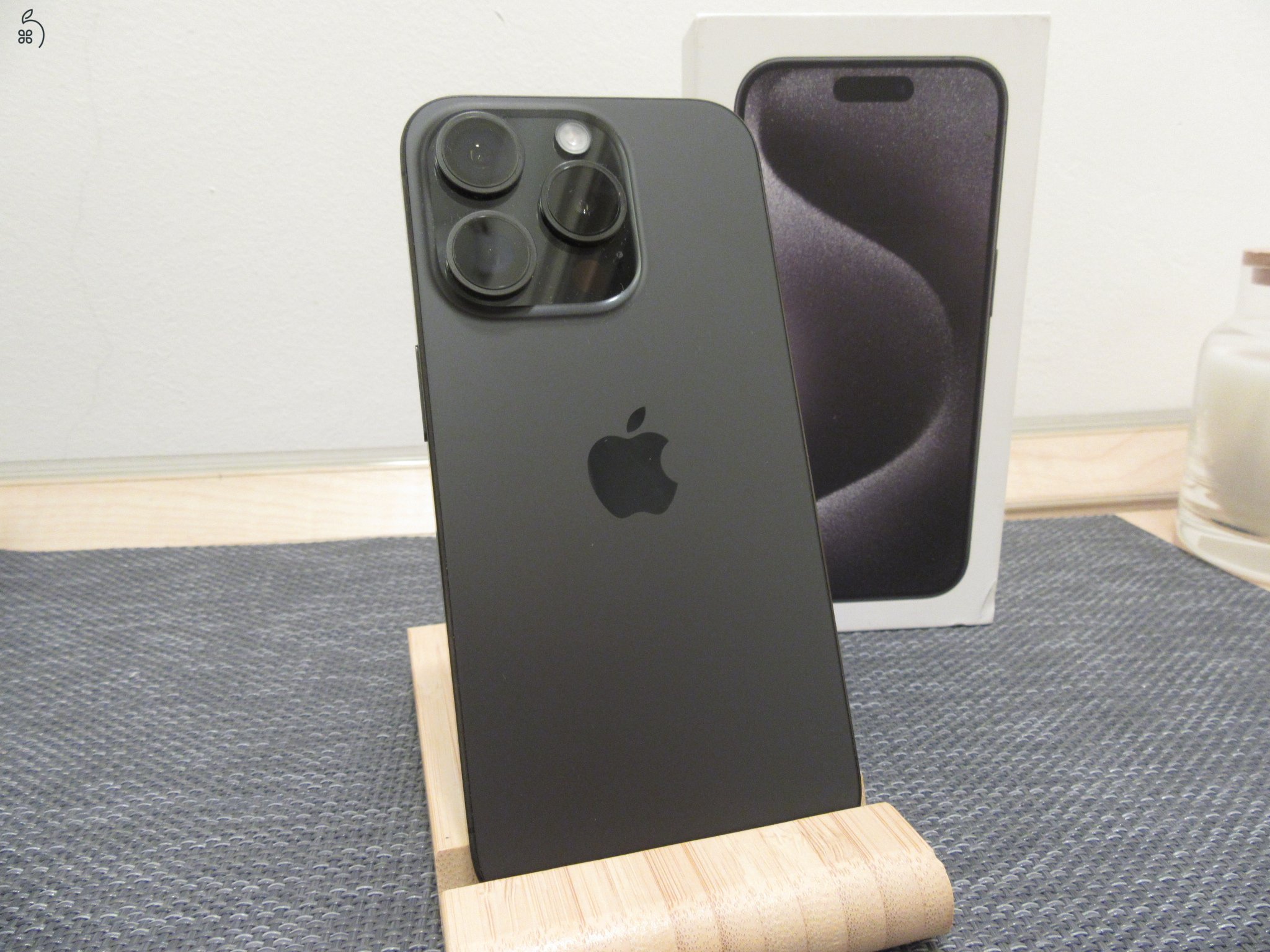  Apple iPhone 15 Pro - Black Titanium - Használt, karcmentes 