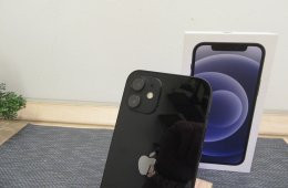 Apple iPhone 12 - Black - Használt, szép állapot