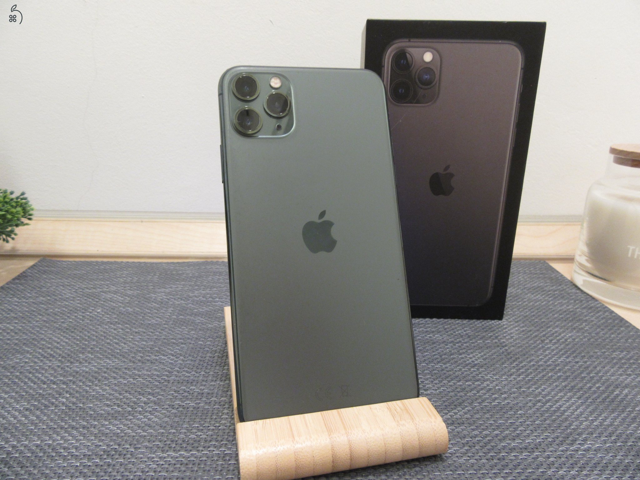 Apple iPhone 11 Pro Max - Green - Használt, megkímélt