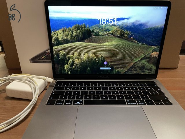 Macbook Pro 13-inch, 2018, TOUCHBAR, 16GB memória, 2,3Ghz 4magos Intel Core i5
