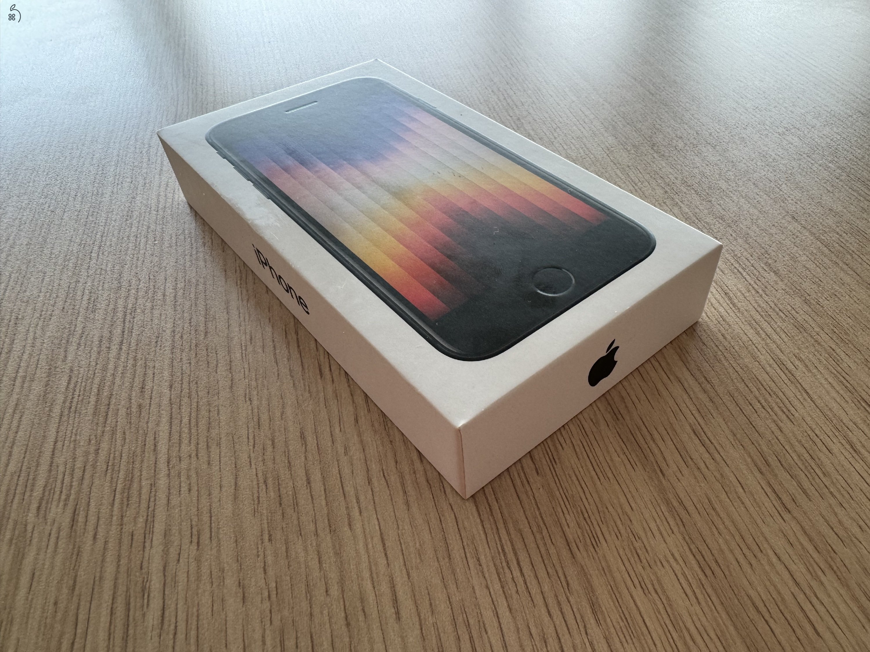 Eladó iPhone SE 3 (2022) 64 GB - Bontatlan dobozban