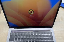 2017 MacBook Pro A1706 touchbar 4 Thunderbolt port