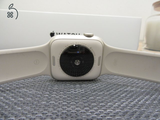 Apple Watch SE2 - 44 mm - Használt, karcmentes