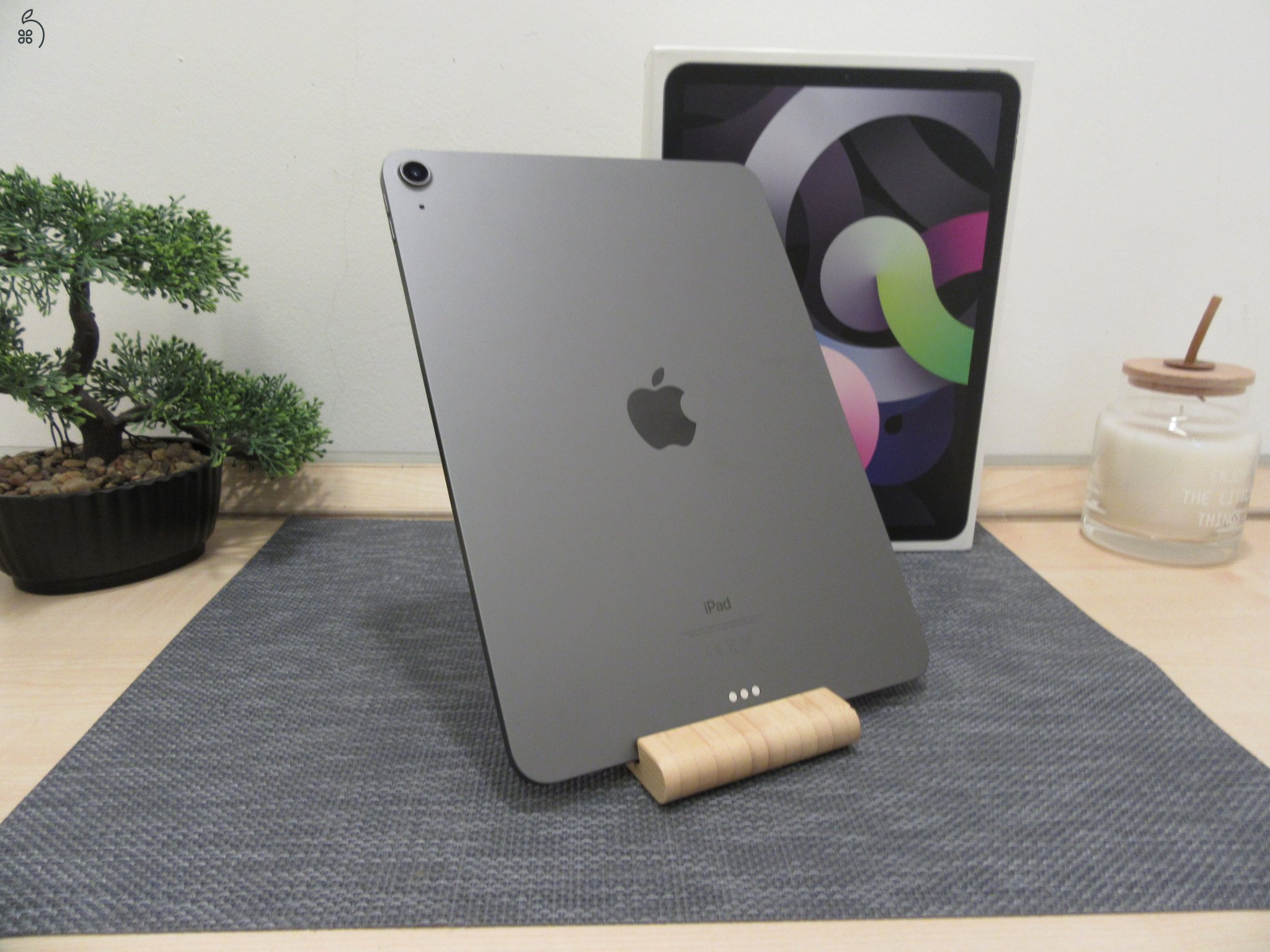 Apple iPad Air 4. Gen. - Használt, karcmentes