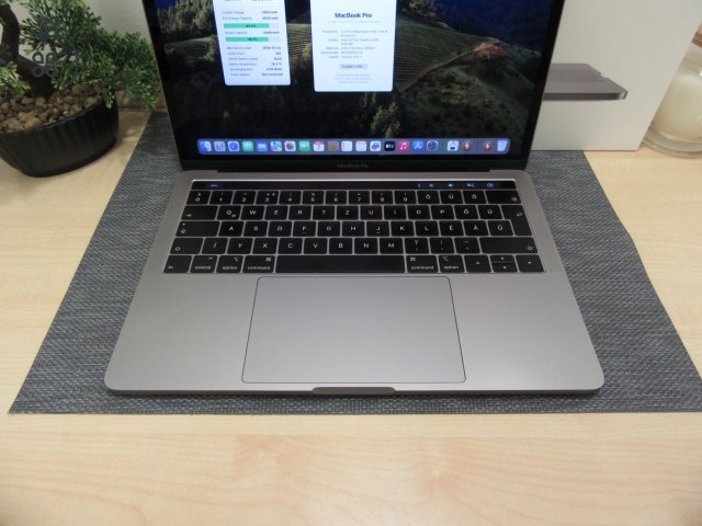 Apple Retina Macbook Pro 13 - 2018 - Használt, karcmentes
