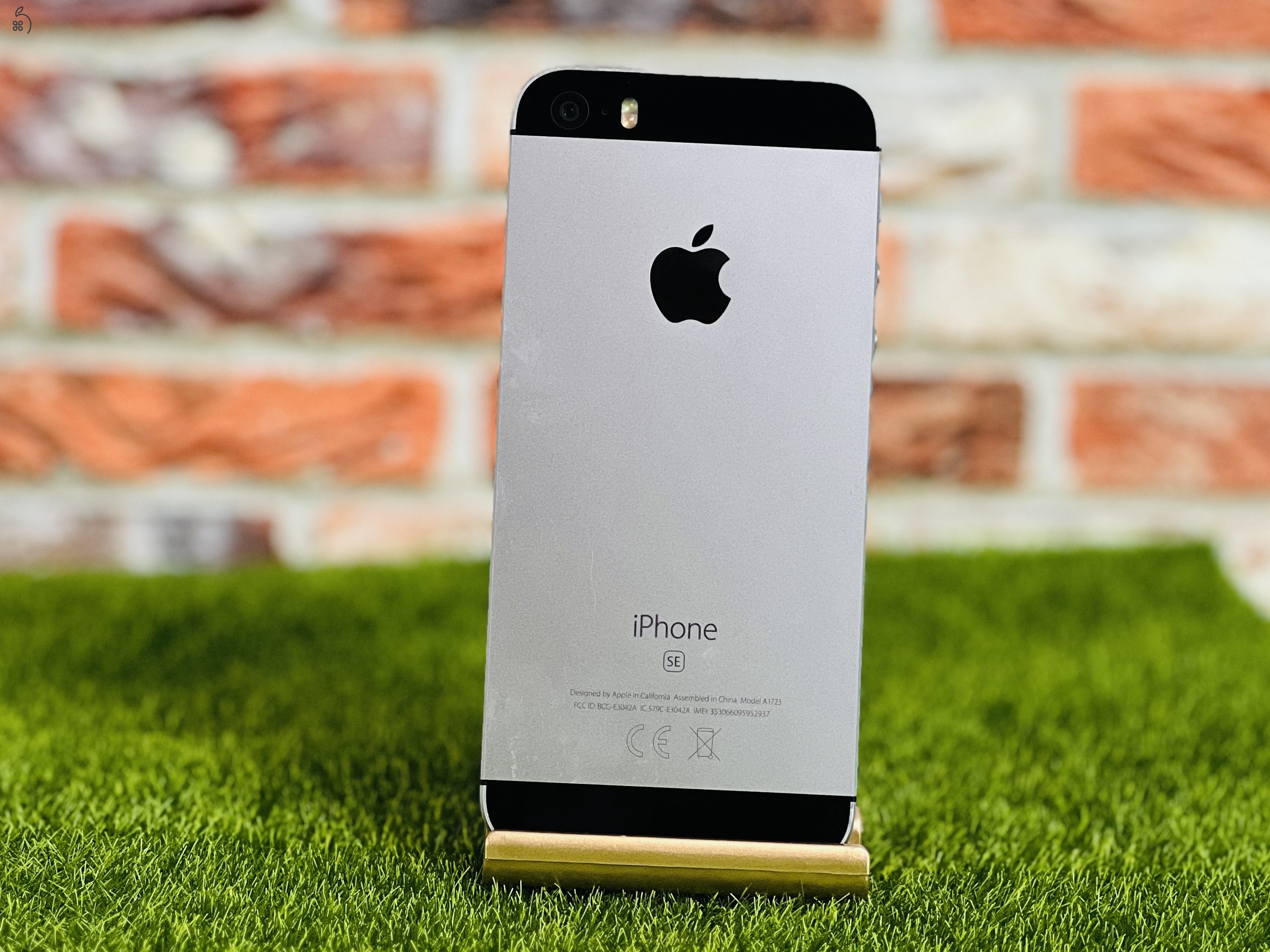 Eladó iPhone SE (2016) 32 GB Space Gray szép állapotú - 12 HÓ GARANCIA - 5250