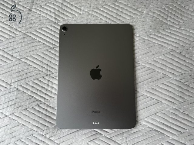 iPad Air 5 64GB (2 hónap Apple garancia) [+ajándék tok és üvegfólia]
