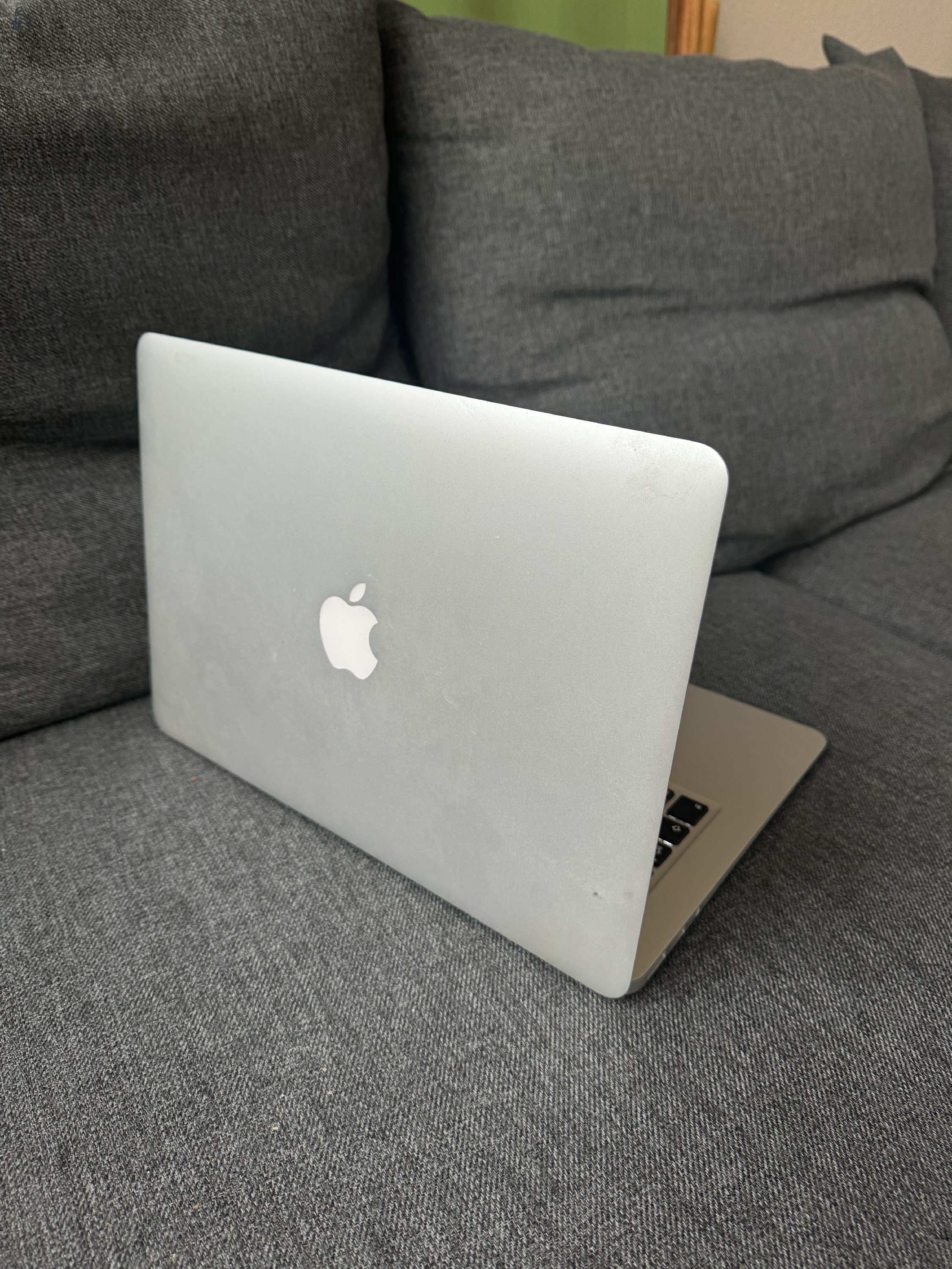 Hibátlan MacBook Air 13”