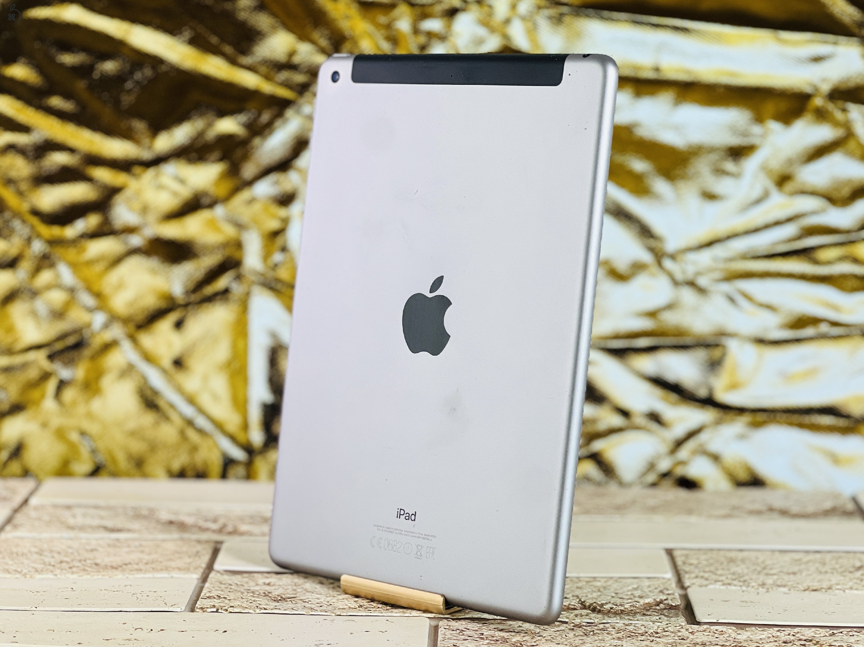 Eladó iPad 5th gen 9.7 Wifi +Cellular A1823 128 GB Space Gray szép állapotú - 12 HÓ GARANCIA - L5203