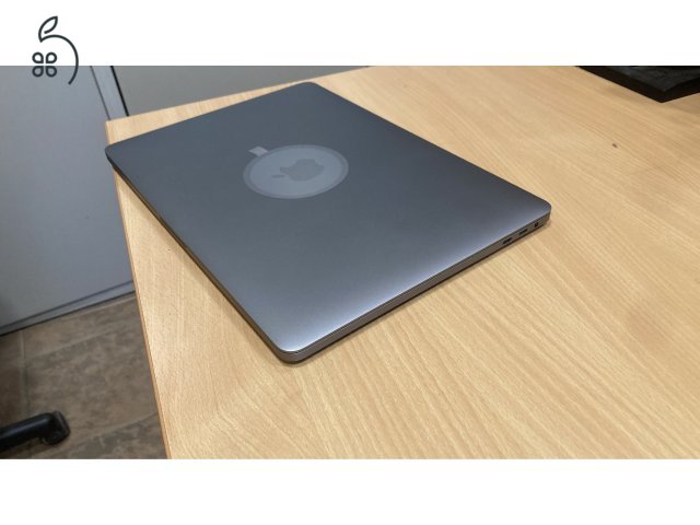 Eladó Macbook Pro 13