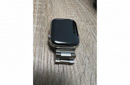 Apple Watch Series 9 Celluar 45mm + 2 darab szíj