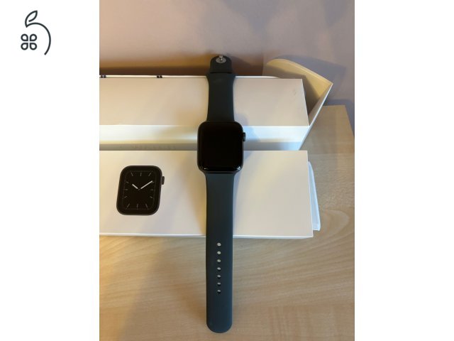 Apple Watch Series 5 44 mm Fekete
