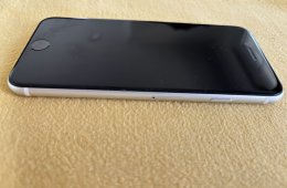 Iphone SE 2020 jó állípotú, karcmentes
