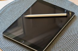 Eladó Apple 10.2-inch iPad 9 64GB silver