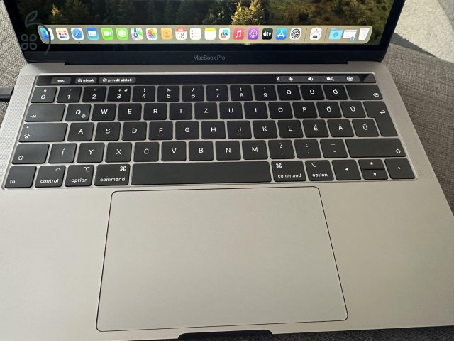 Apple MacBook Pro 2019-es 13 hüvelykes, 2019, négy Thunderbolt 3-port