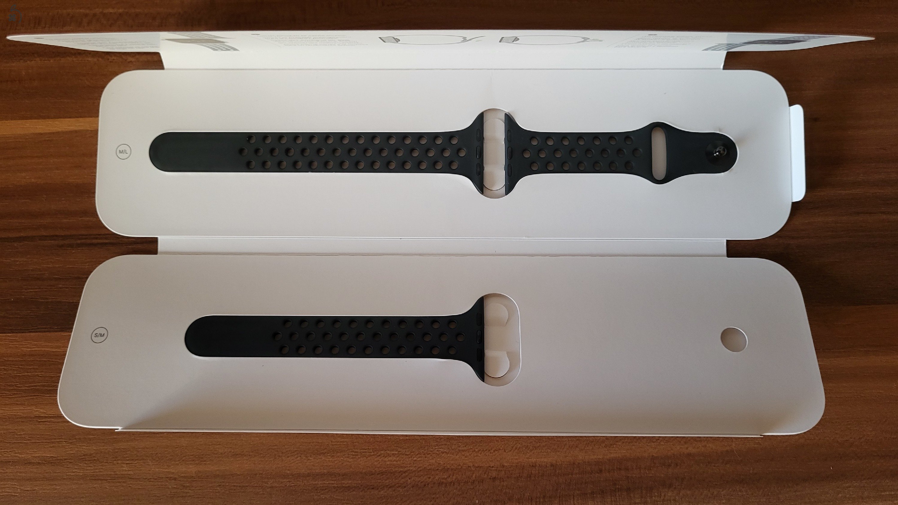 Apple Watch Series 7 45mm Nike sport fekete szíj