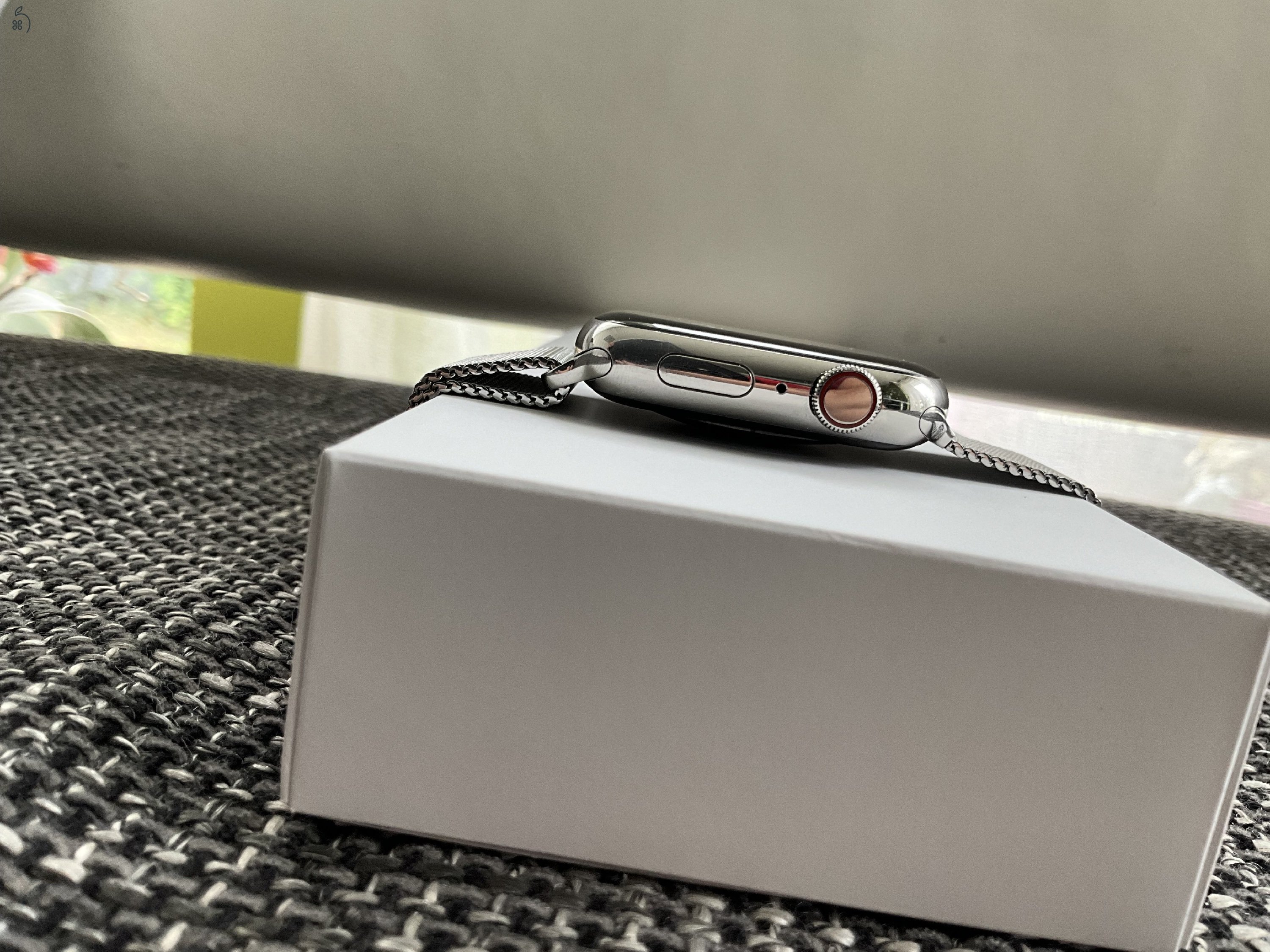 Apple Watch S9 Celluar Steel / Acél - Milanaise szíj - APPLE GARANCIA