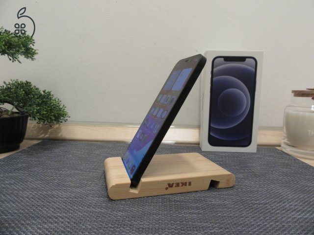 Apple iPhone 12 - Black - Használt, szép állapot
